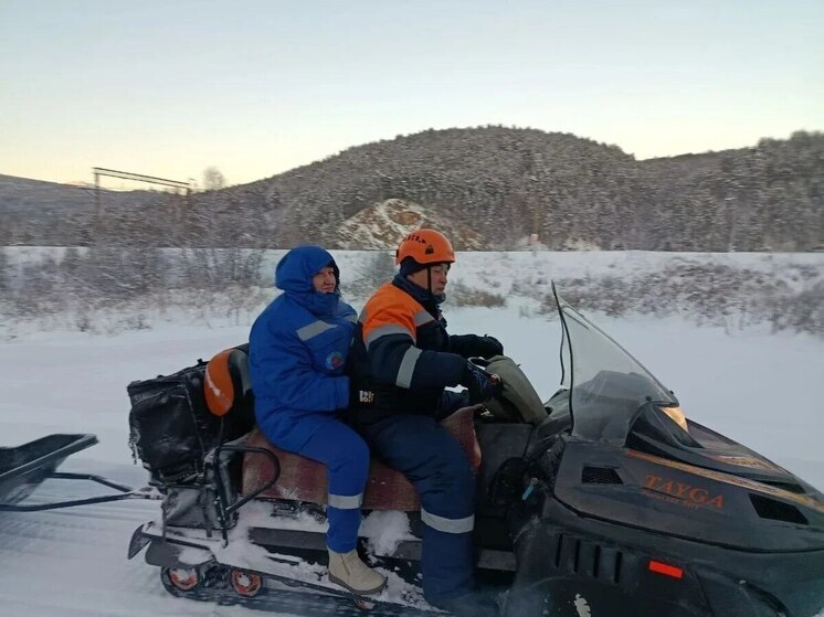 Спасатели помогли фельдшеру добраться до пациента в приюте «Айгир»
