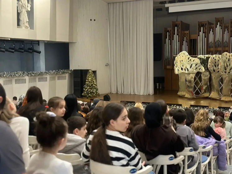 Свыше 600 детей участников СВО и военнослужащих побывали на Ёлке Главы в Кисловодске