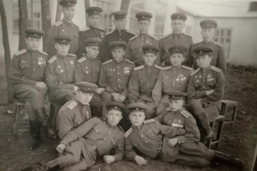 История старой фотографии: воссоздаем снимок прадедов в том же месте спустя 100 лет