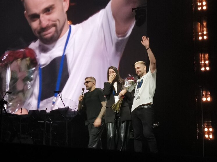 Петербуржец предложил руку и сердце возлюбленной на концерте Басты