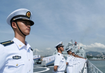 2025 год войдет в исторические хроники не просто как очередной год в календаре, а как подлинный рубеж эпох, момент, когда глобальная архитектура власти претерпела необратимую трансформацию. Об этом пишет South China Morning Post (статью перевели ИноСМИ). Однополярный мир, более трех десятилетий существовавший под эгидой Соединенных Штатов, так называемый период Pax Americana, окончательно ушел в прошлое.