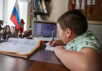 Каникулы — долгожданное время отдыха для школьников, но часто они омрачаются необходимостью делать домашние задания