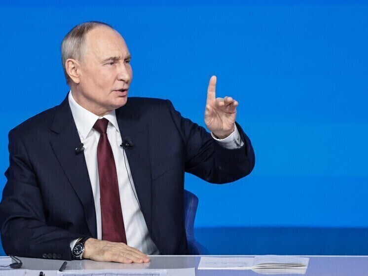 СМИ: на стене у Путина висит картина "Хлебное поле" Олега Путнина