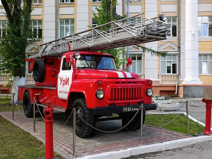 В Белоярском муниципальном округе сгорел жилой дом