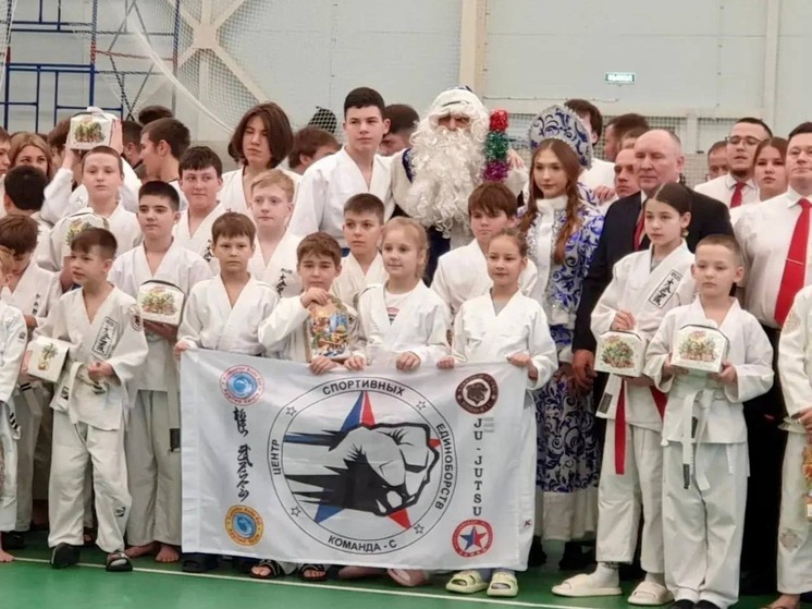 Кубок Деда Мороза по джиу-джитсу провели для юниоров Владивостока