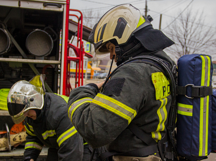 В СНТ Тульской области загорелось заброшенное здание на площади 84 кв. м