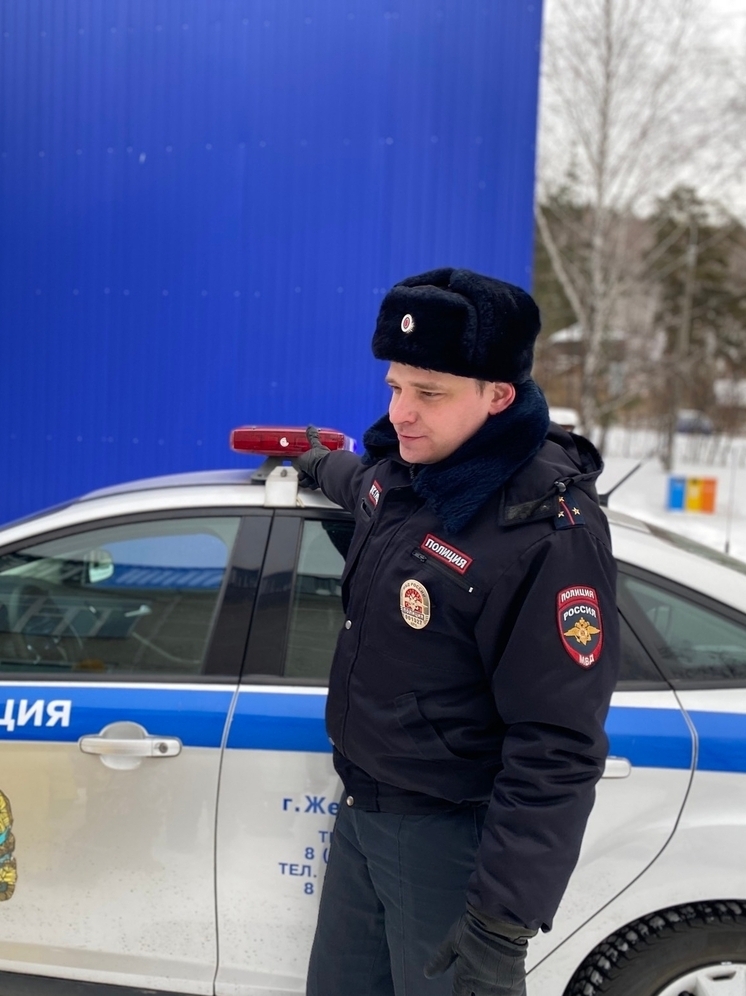 В Красноярском крае водитель, застрявший на трассе в мороз, получил помощь от ГИБДД