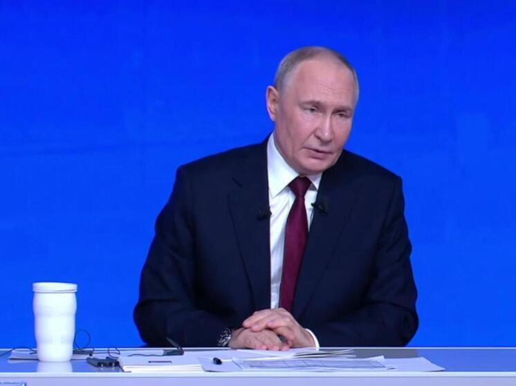 В ходе ежегодной пресс-конференции «Итоги года» президент России Владимир Путин заявил о беспрецедентном интересе россиян к службе в беспилотной авиации, что вынудило Минобороны РФ ввести конкурсный отбор