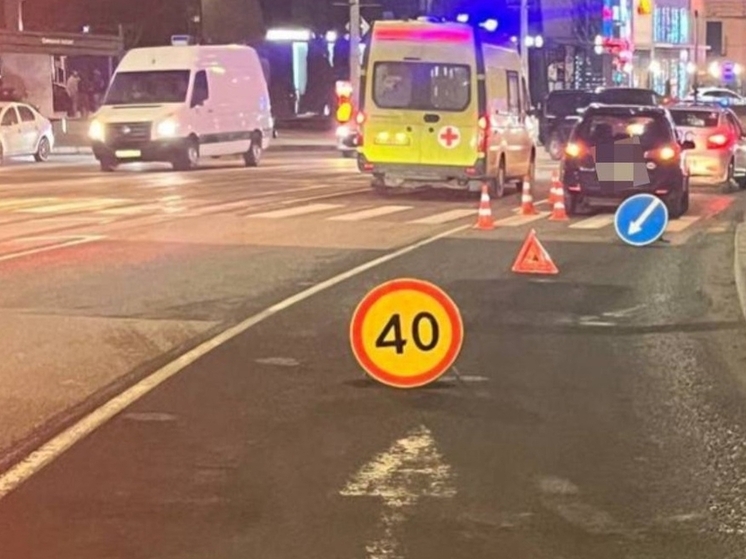 В Калининграде машина сбила трех пешеходов при переходе на зеленый свет