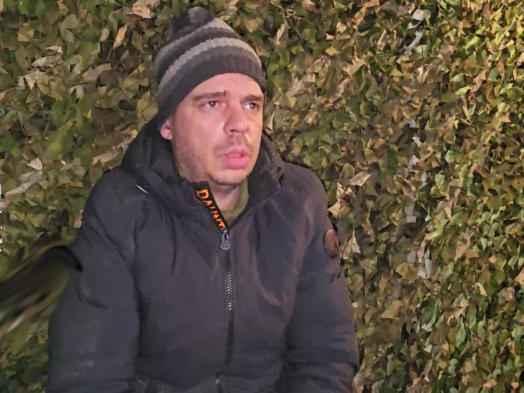 Командование ВСУ не способно держать сплошную линию фронта, оно вынуждено отправлять пешком небольшие группы солдат за много километры к передовой, положение дел там оно давно не контролирует