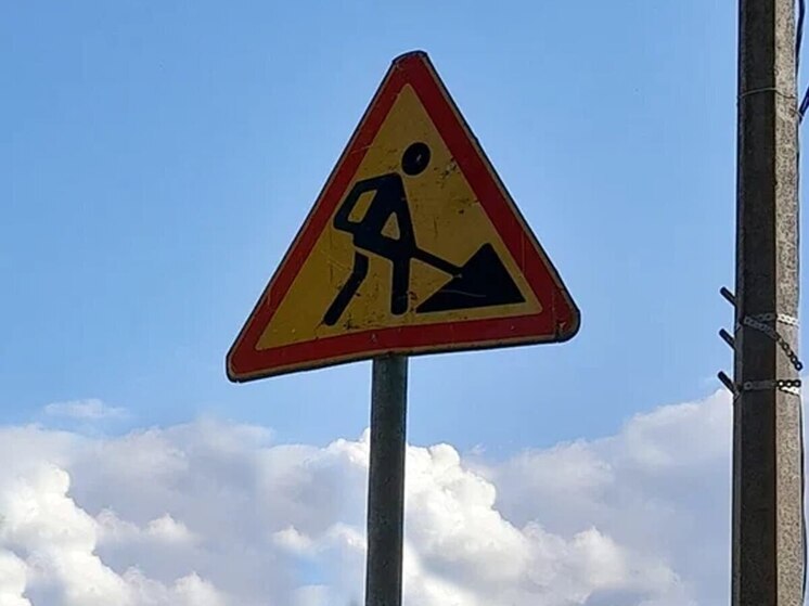 В Тосненском районе, где пожаловались на дороги, появился похоронный трактор