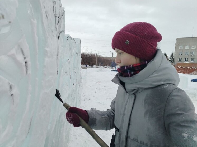 Красноярские студентки готовят магию льда для фестиваля