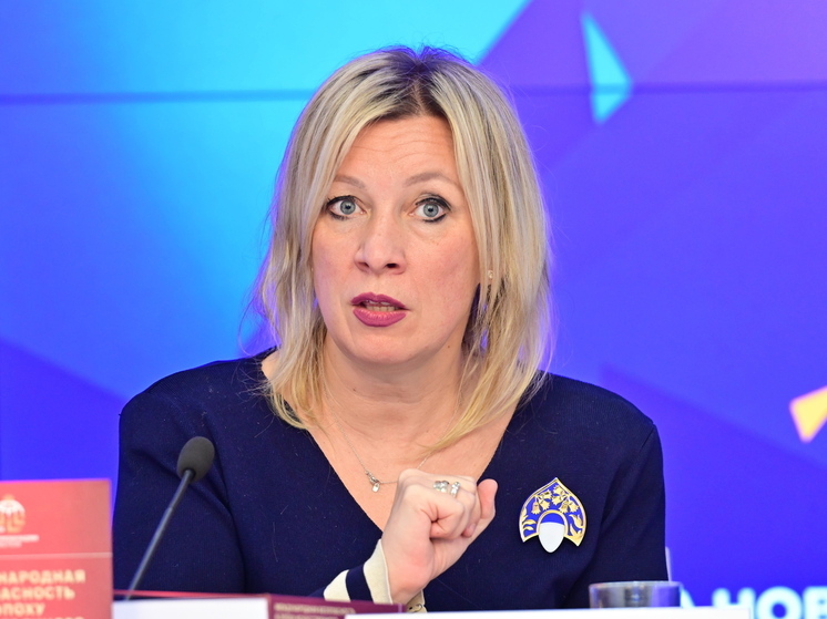 Захарова: В ЕС Новый год и Рождество спасают бизнес и жители