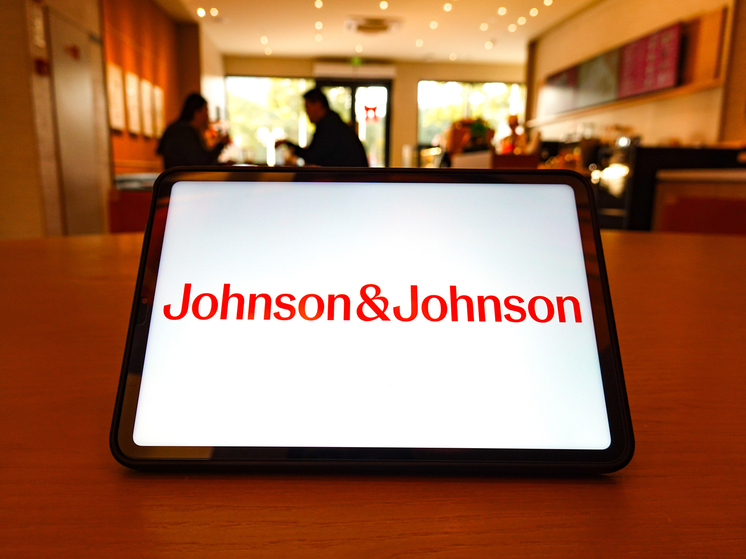 Суд в США обязал Johnson & Johnson выплатить $65,5 млн по иску о связи талька с раком