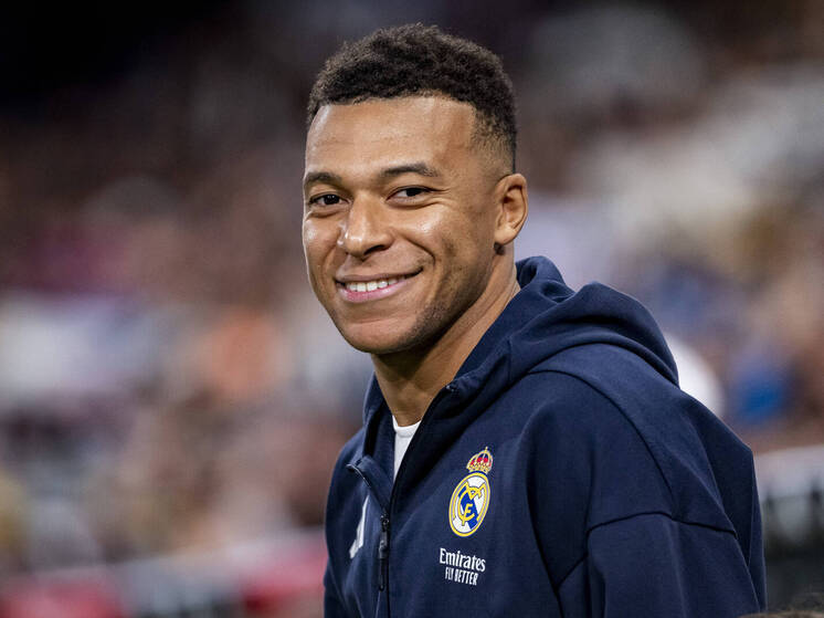 20 декабря 2025 года «Реал» победил «Севилью» со счётом 2:0 в 18-м туре Ла Лиги. Джуд Беллингем открыл счёт в первом тайме, а Килиан Мбаппе на 86-й минуте с пенальти забил свой 59-й гол в 59 матчах в 2025 году, повторив рекорд Криштиану Роналду за календарный год в составе «Реала». Матч прошёл напряжённо: «Севилья» осталась в меньшинстве после удаления Маркао, вратарь Тибо Куртуа сыграл ключевую роль в сохранении сухого счёта. «Реал» с 42 очками идёт вторым, отставая от «Барселоны» на одно очко.