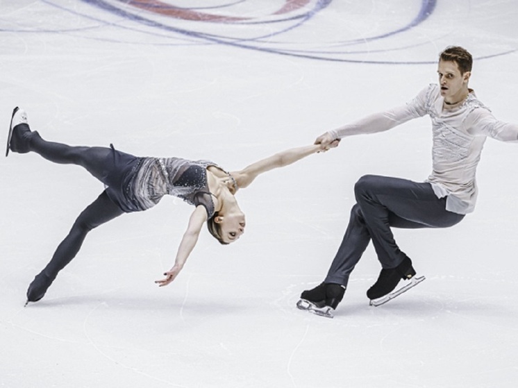 20 декабря 2025 года в Санкт-Петербурге Бойкова и Козловский в третий раз стали чемпионами России в парном катании (224,29 балла), опередив Мишину и Галлямова (223,63), лидировавших после короткой программы. Бронзу завоевали Чикмарева и Янченков (215,95). Победу определил четверной выброс сальхов, несмотря на падение Бойковой. Все призёры преодолели травмы: Галлямов вернулся после тяжёлого перерыва, Чикмарева — после пропущенного сезона.