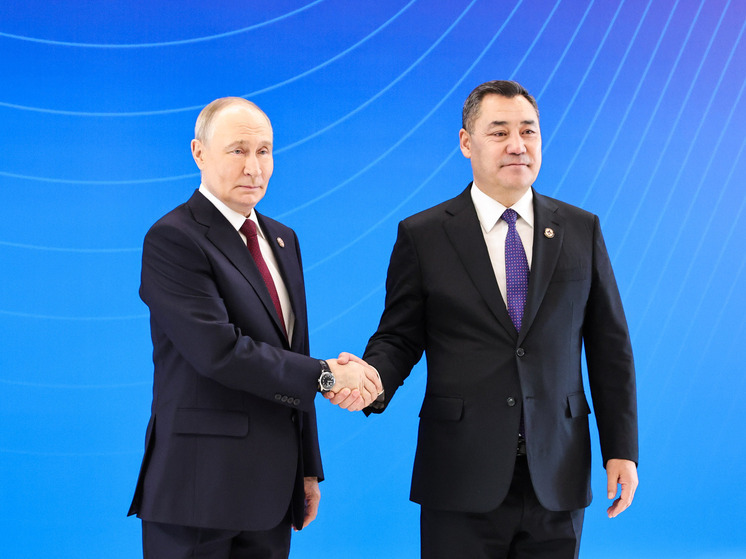 Путин встретился с президентом Киргизии Жапаровым в Санкт-Петербурге