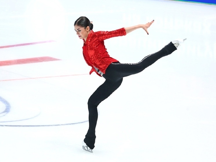 Аделия Петросян защитила титул чемпионки России в одиночном катании, набрав 235,95 балла. Трёхкратная олимпийская чемпионка Ирина Роднина отметила высокую психологическую нагрузку, с которой сталкивается фигуристка как лидер сборной, особенно в произвольной программе. В парном катании победили Бойкова и Козловский (224,29), опередив Мишину и Галлямова благодаря выбросу в четыре оборота — первому у российской пары на официальных соревнованиях.