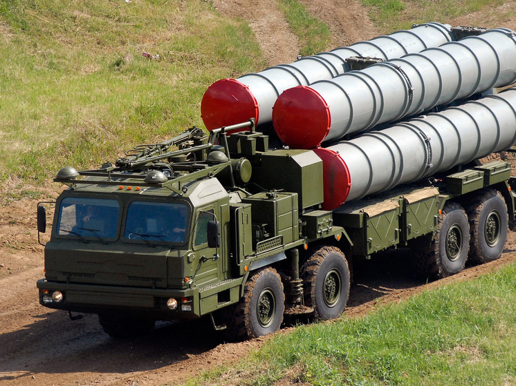 Президент Турции Реджеп Эрдоган предложил президенту РФ Владимиру Путину вернуть зенитные ракетные комплексы С-400, которые Анкара приобрела у Москвы