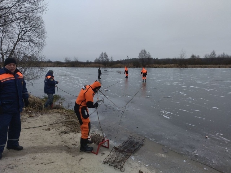 Спасатели сообщили о гибели мужчины на водоёме в Добровском МО