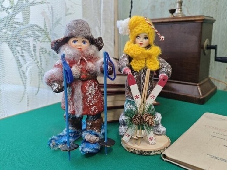 В Курском музее открылась выставка «Ватная история»