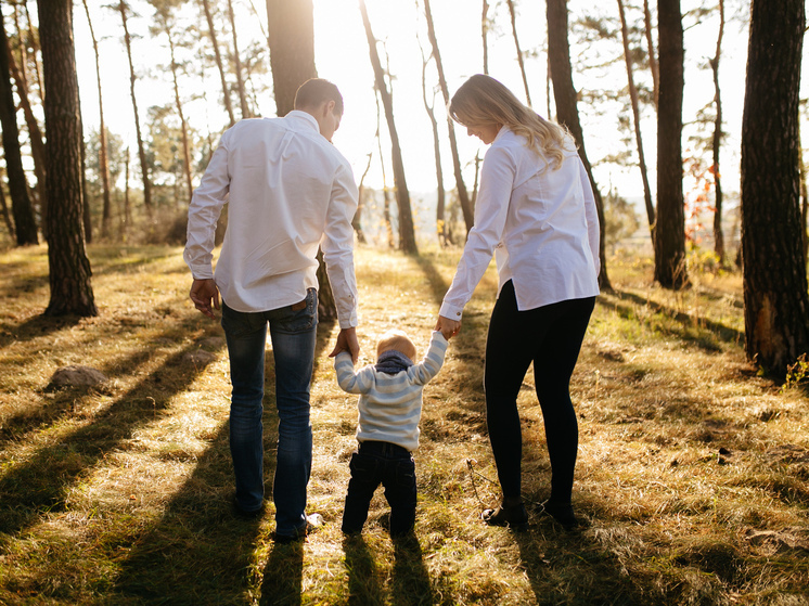 Кировские семьи получили государственную награду за воспитание детей