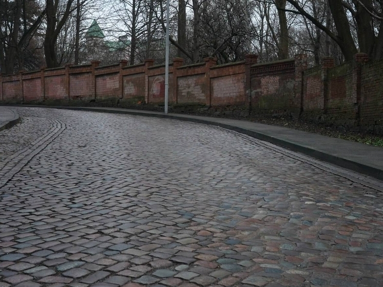 Мощеную улицу Галицкого в Калининграде закрыли на капремонт