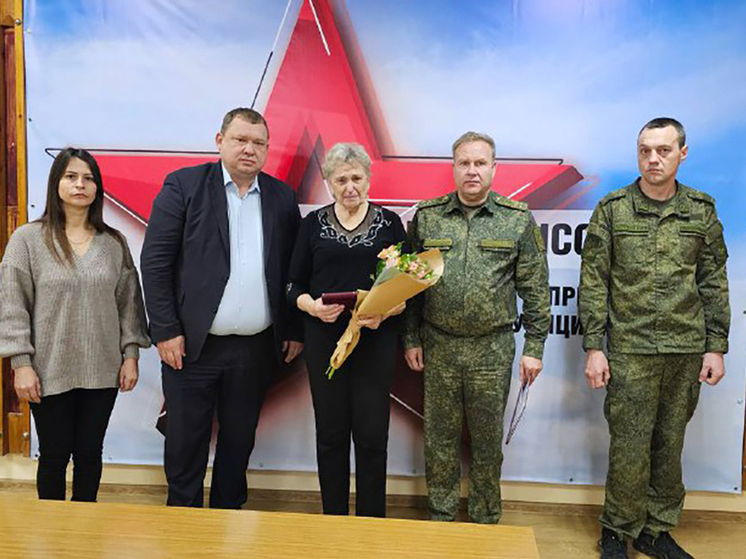 В Предгорном округе вручили награды родственникам погибших бойцов