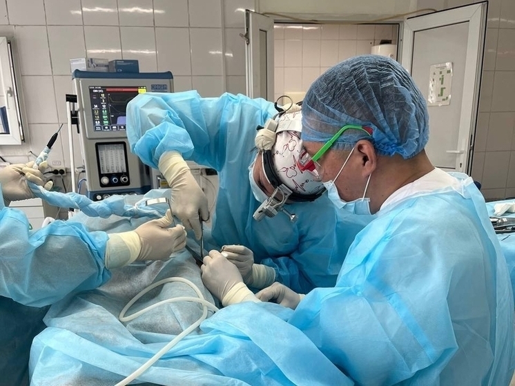 Тува: в Ресбольнице №1 врачи  смежных специальностей оперативно провели сложную операцию