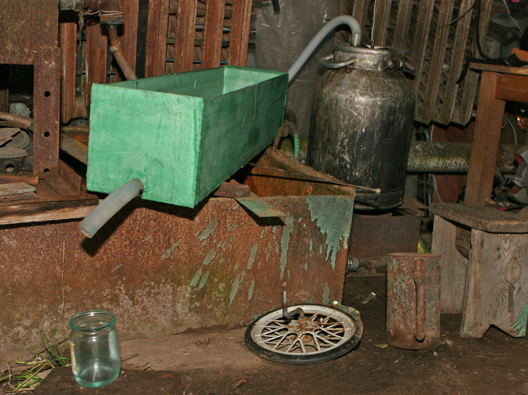 Натурально не равно безопасно: эксперты рассказали о вреде домашнего алкоголя