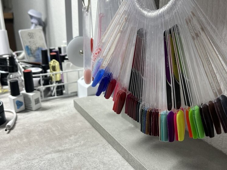 Главный тренд 2026 — «Космический футуризм с душой». Астропсихолог Евгения Бергер рассказала «МК в Ленобласти», какой маникюр сделать на Новый год и как он может отразиться на жизни женщины.