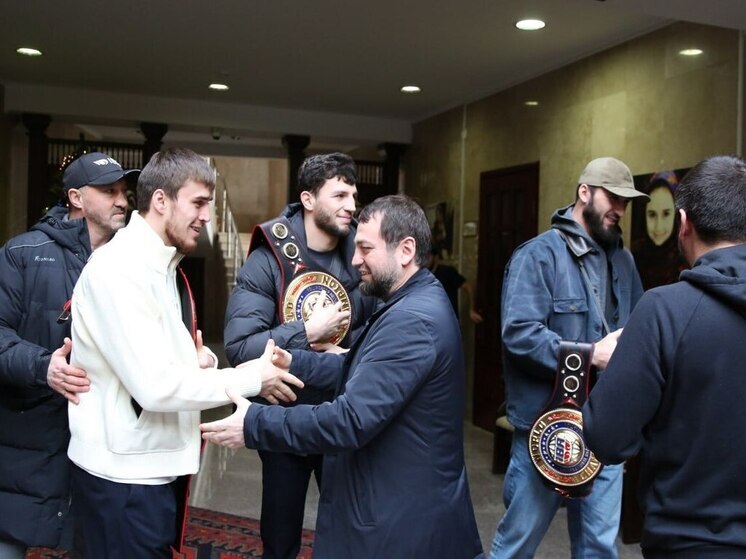 В Махачкале встретили дагестанских боксёров, завоевавших золотые медали на ЧМ