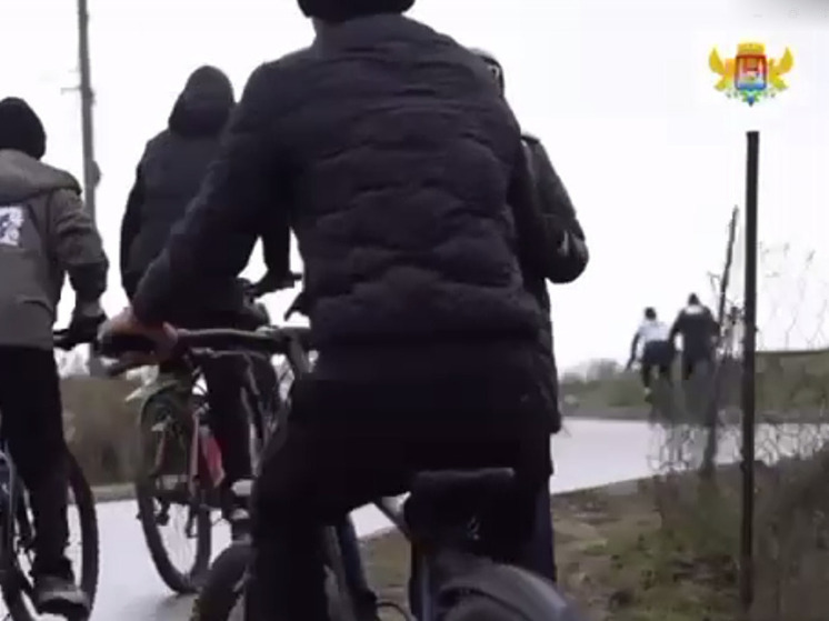 Почти 700 человек поучаствовали в забеге и велопробеге на гору Тарки-тау в Махачкале