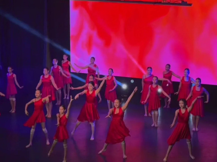 Детский ансамбль «Алтн» представил отчетный концерт в Элисте