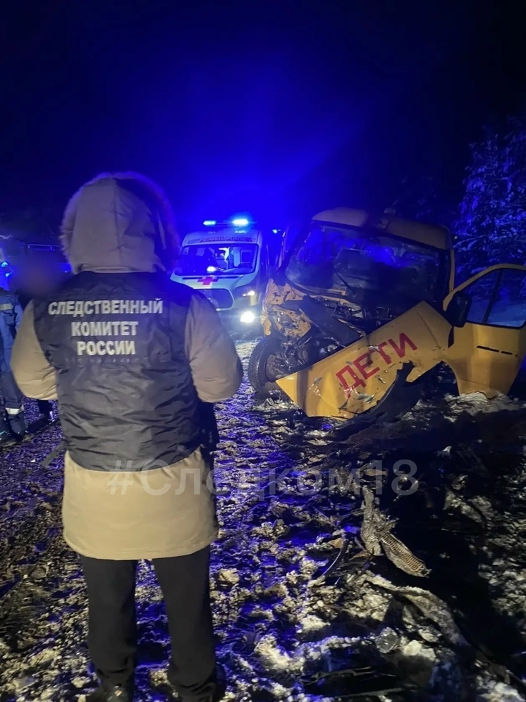 В Удмуртии возбудили уголовное дело после ДТП со школьным автобусом