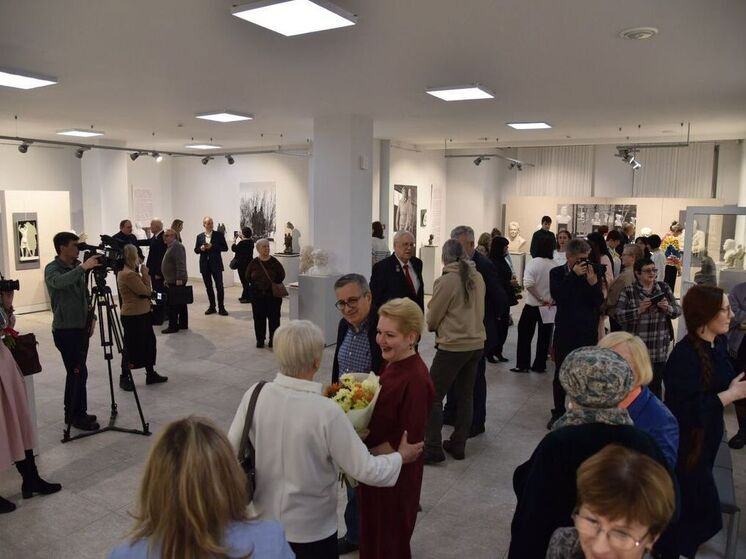 В Мурманске открылась выставка скульптора Александра Арсентьева