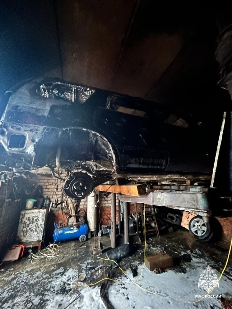 В Ярославской области ремонт автомобиля закончился пожаром