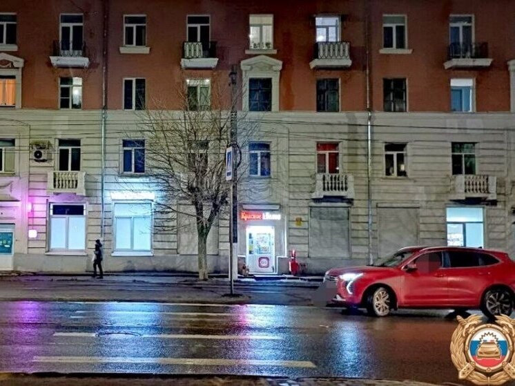 В Твери водитель отвлеклась на навигатор и сбила пешехода