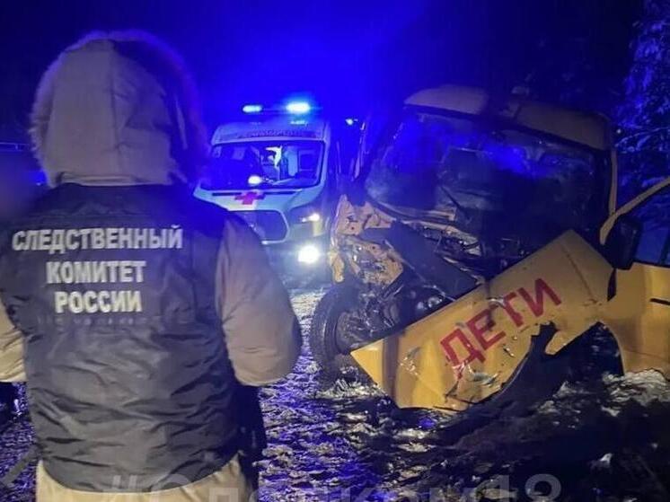 В Удмуртии после столкновения школьного автобуса с легковым автомобилем госпитализированы семь человек