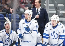 21 декабря 2025 года московское «Динамо» в гостях обыграло ЦСКА в матче КХЛ, не забив ни одной шайбы в основное время и овертайме — победу принёс буллит Артёма Ильенко. Главный тренер Вячеслав Козлов отметил слабую реализацию моментов, избыток удалений и высокую нагрузку на защиту. Подъяпольский сыграл надёжно, Дер-Аргучинцев будет использоваться на фланге, Джиошвили обменян для смены обстановки. Информация об обмене Адамчука и Комтуа опровергнута.