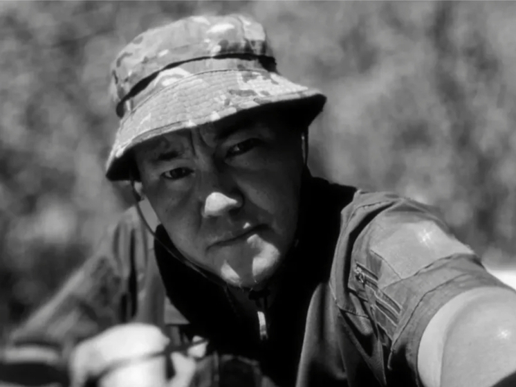 Айсен Николаев поддержал учреждение премии имени погибшего журналиста Алексея Семенова