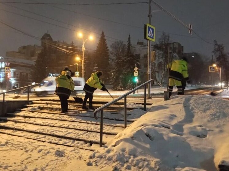 Олег Денисов: в Пензе продолжается расчистка улиц после ночного снегопада