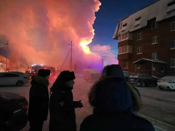Пострадали 6 человек: в МЧС прокомментировали пожар в Тарко-Сале