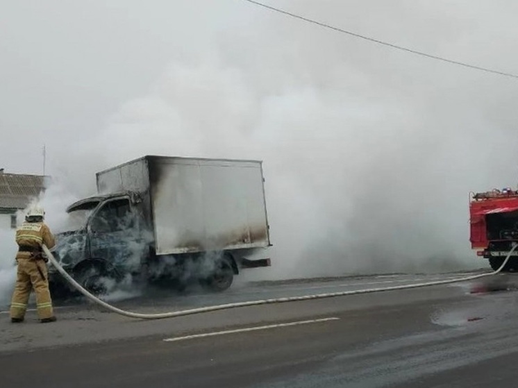 ​Короткое замыкание привело к возгоранию «Газели» на трассе под Курском