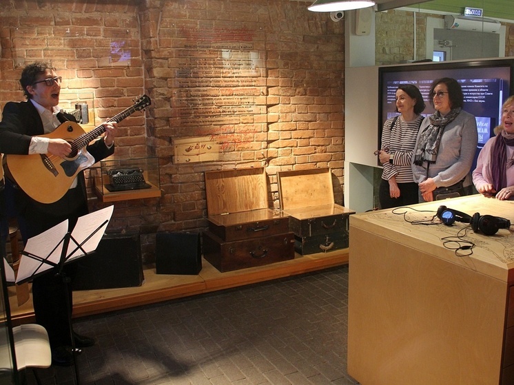 В Самаре проведут экскурсию о музыке к фильмам Эльдара Рязанова