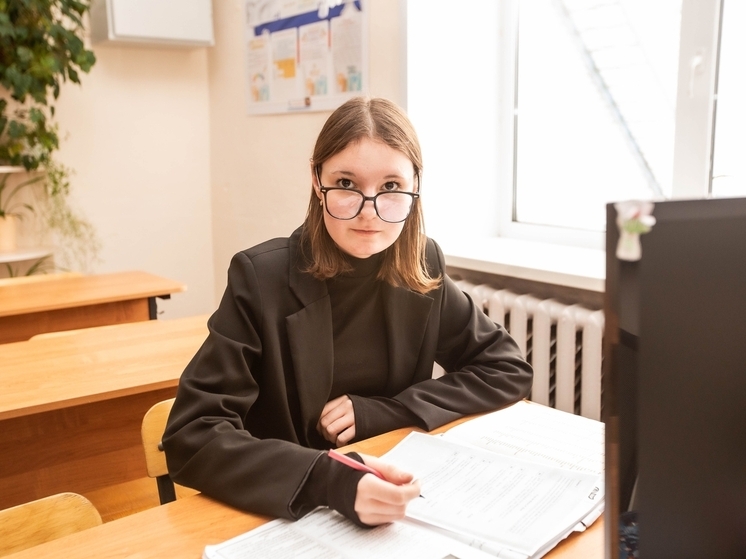 Томские одиннадцатиклассники успешно написали итоговое сочинение