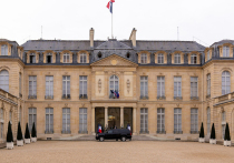 Сотрудник Елисейского дворца обвиняется в краже посуды на сумму до 40 000 евро