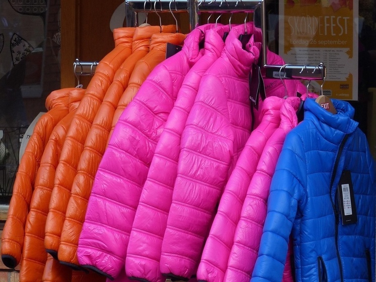 «Брендовая» куртка с подвохом: что происходит на ярмарках в Хабаровском крае