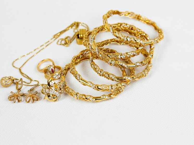 В Бурятии женщина пришла в гости, выпила и украла золотые украшения на 120 тысяч рублей