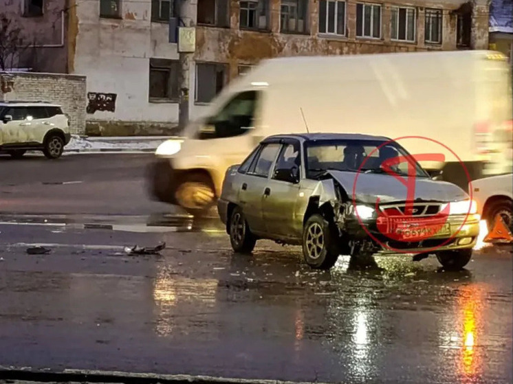 ДТП произошло на перекрестке улиц Кауля и Оборонной в Туле